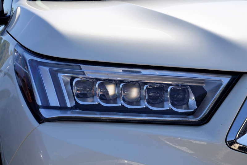 automobile-COMPS SUR ARTUBY-min_acura-headlamp-2834131